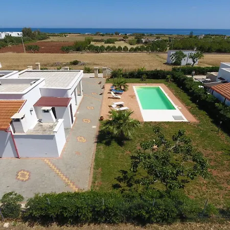Villa Torre Guaceto *